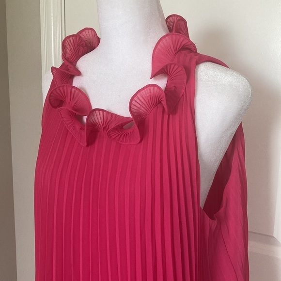 Trina Turk large blouse pink sleeveless - Picture 2 of 10